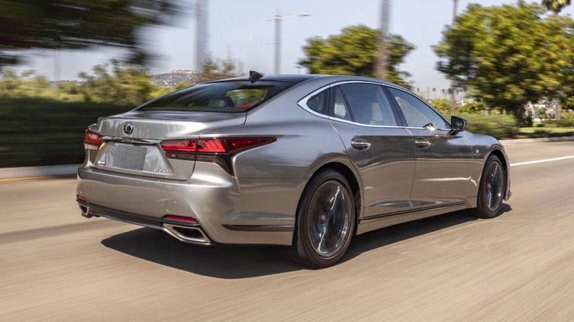 Лексус лс 2021