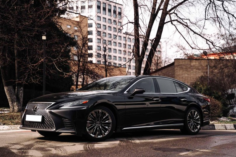 Лексус лс 500 2018г