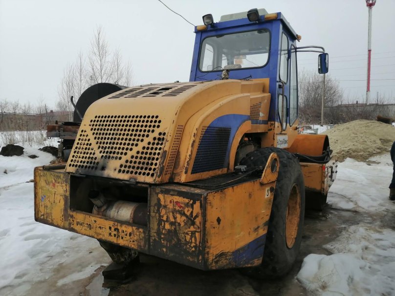 Продаю каток и эвакуатор все в идеальном рабочем состоянии