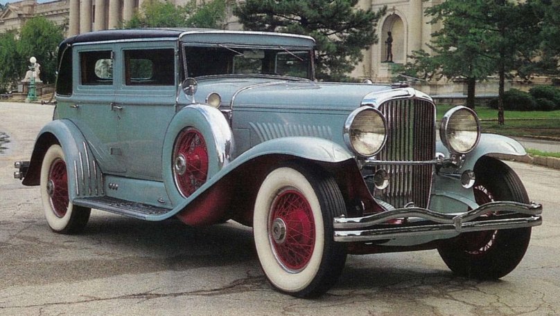 1934 Duesenberg sedan