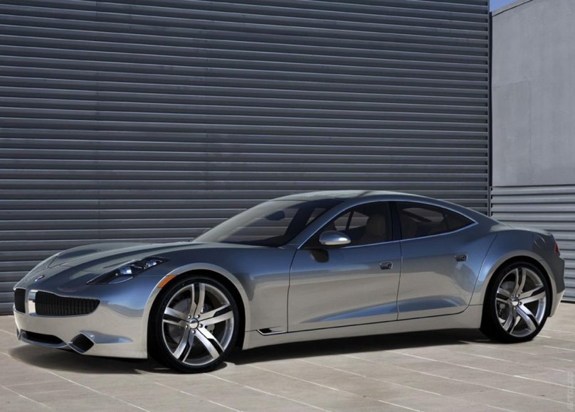 Машина Fisker Karma
