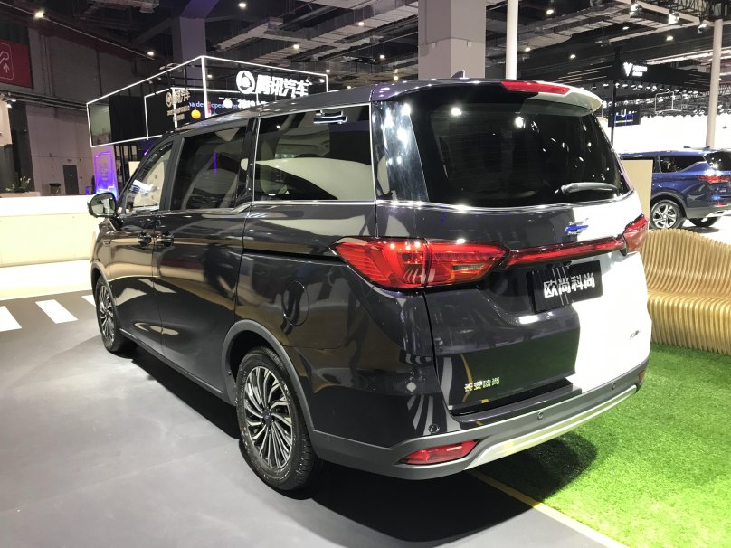 Минивэн Changan Cosmos