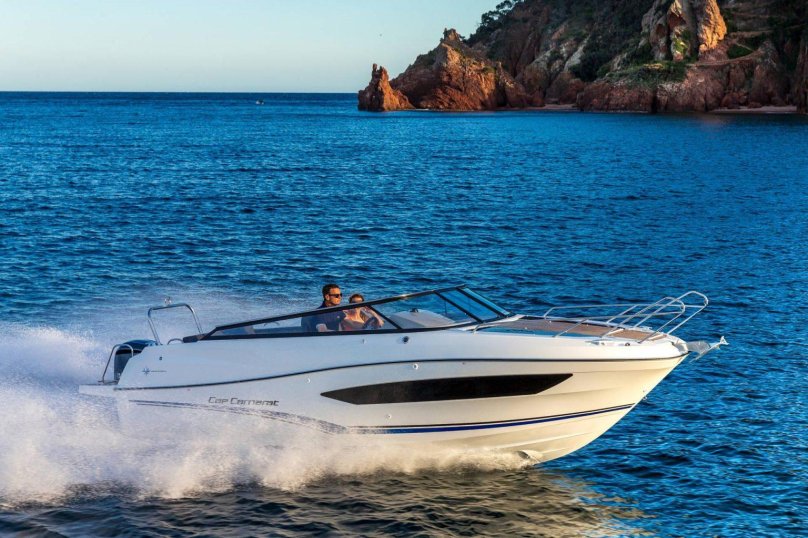 Jeanneau cap Camarat 7.5 DC