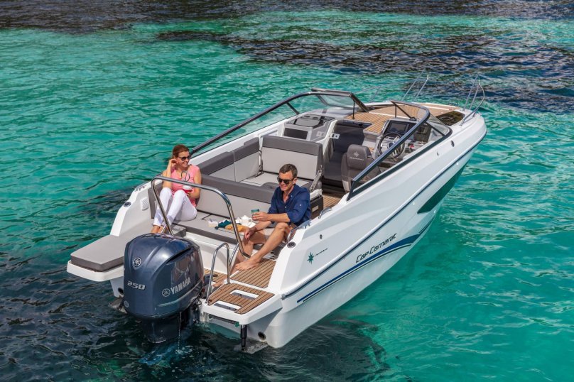 Jeanneau cap Camarat 7.5 DC