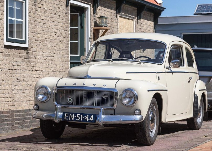 Volvo PV 544