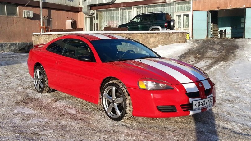 Dodge Stratus 2004 с полосками