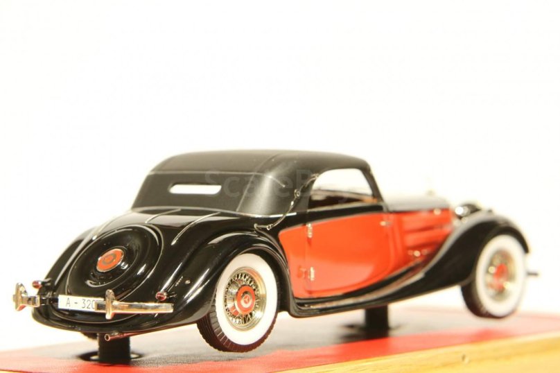 Mercedes Benz 320 w142 (1/35)