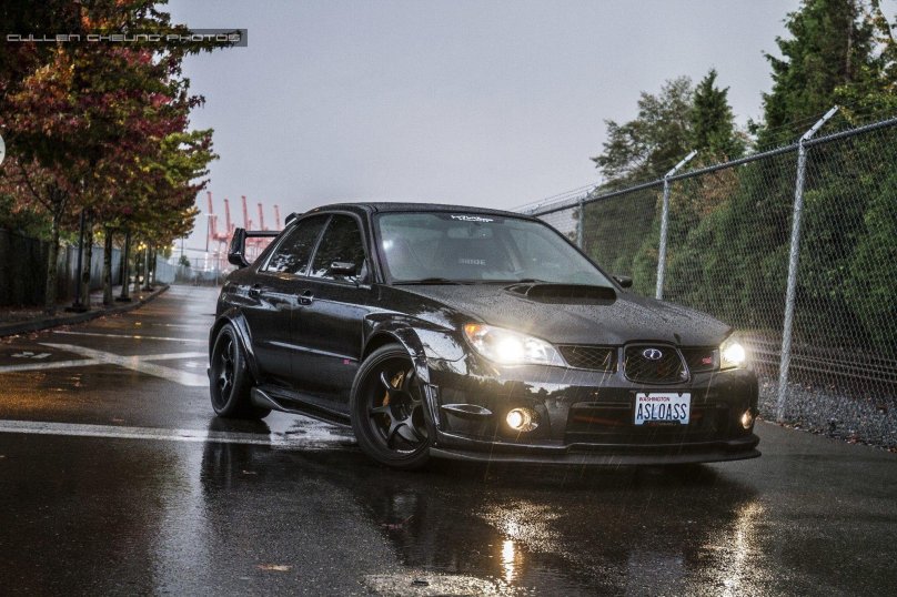 Субару Импреза WRX STI Black