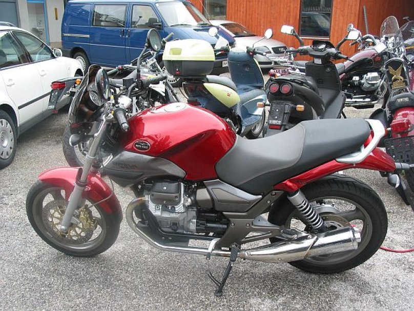 Moto Guzzi Breva 750