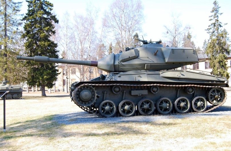 Танк Stridsvagn-2000