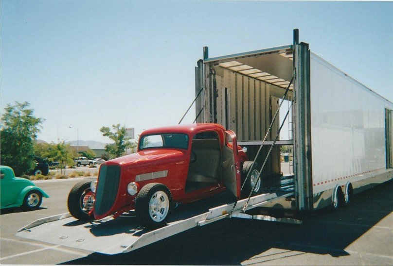 Enclosed car shipping