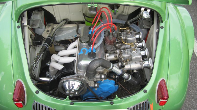 Renault 4 Gordini engine cylinder head