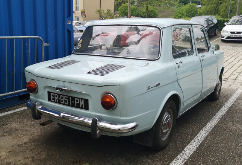 Машина задом наперед