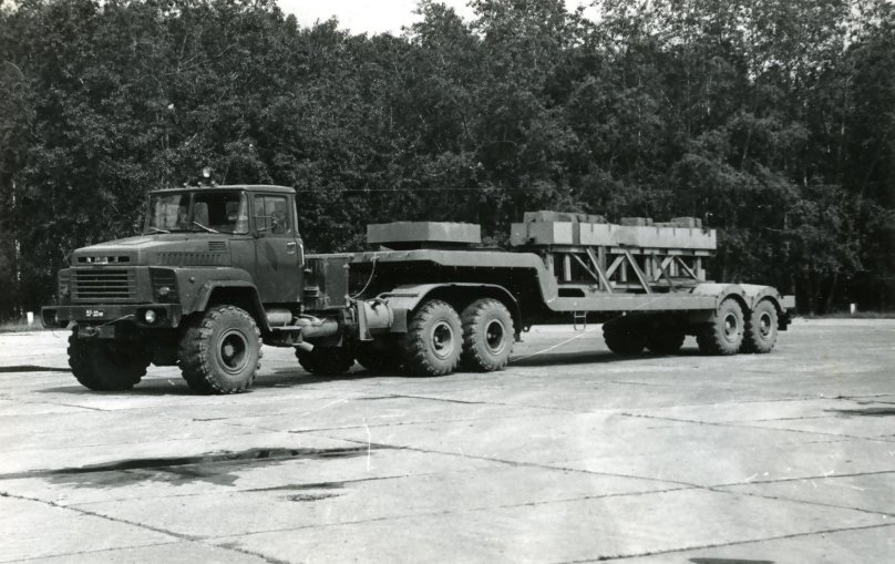 КРАЗ 255 седельный тягач