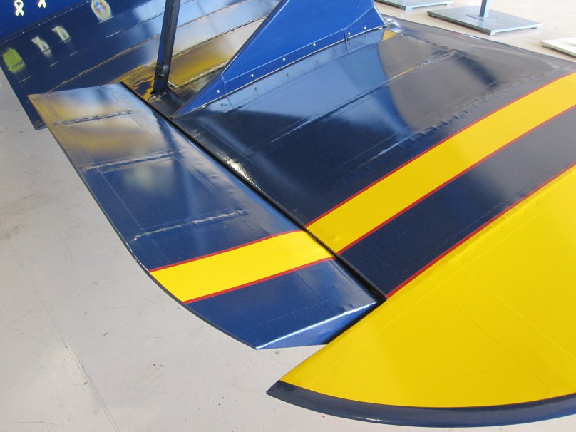 Элерон крыла самолета