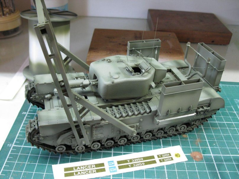 Af35288 1/35 Churchill MK IV Avre w/ fascine Carrier frame