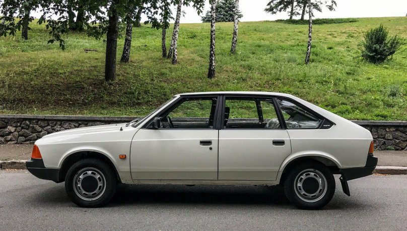 Москвич-2141 легковой