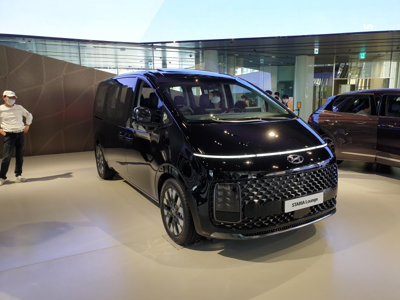 Минивэн Hyundai Staria 2022