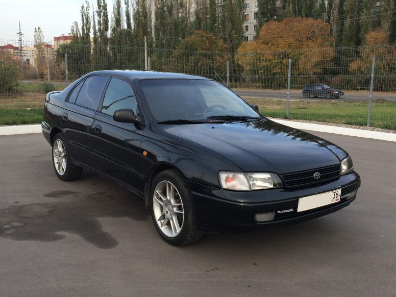 Toyota Carina e