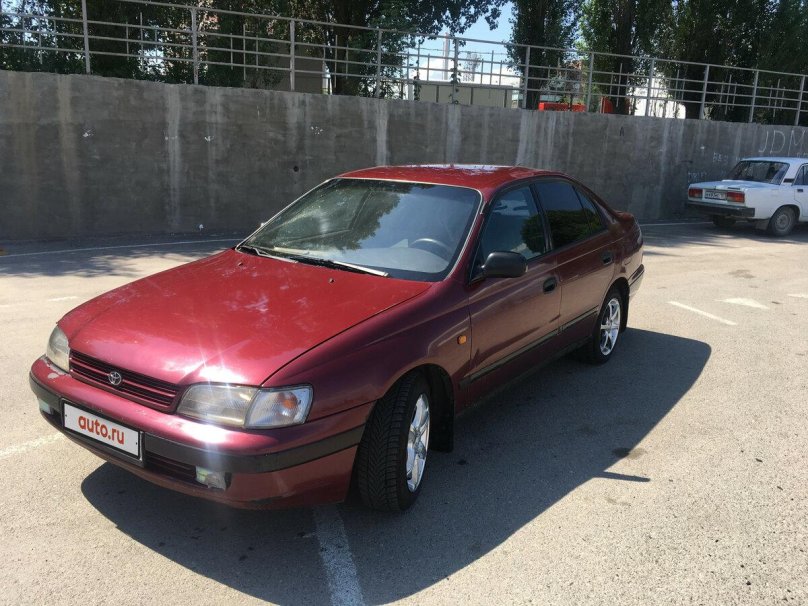 Toyota Carina e