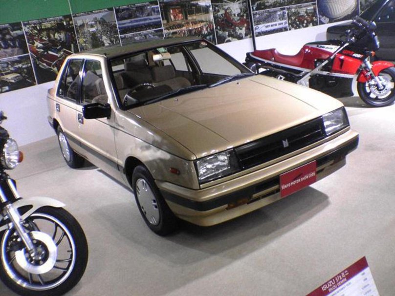 Isuzu Gemini 1985
