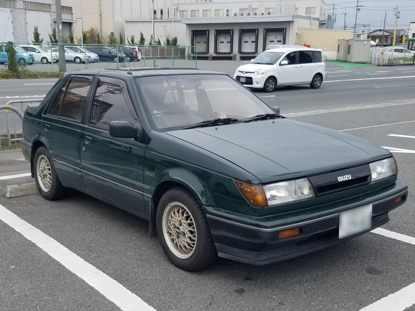 Isuzu Gemini 1985