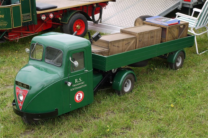 Трехколесный грузовик