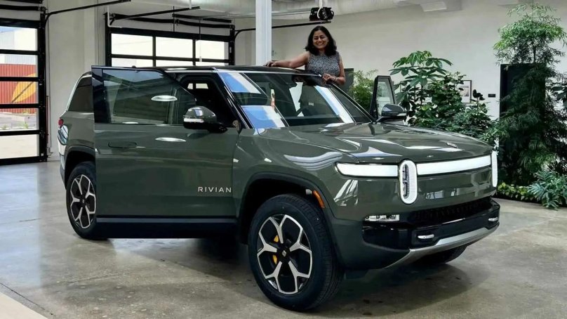Rivian r1s 2022