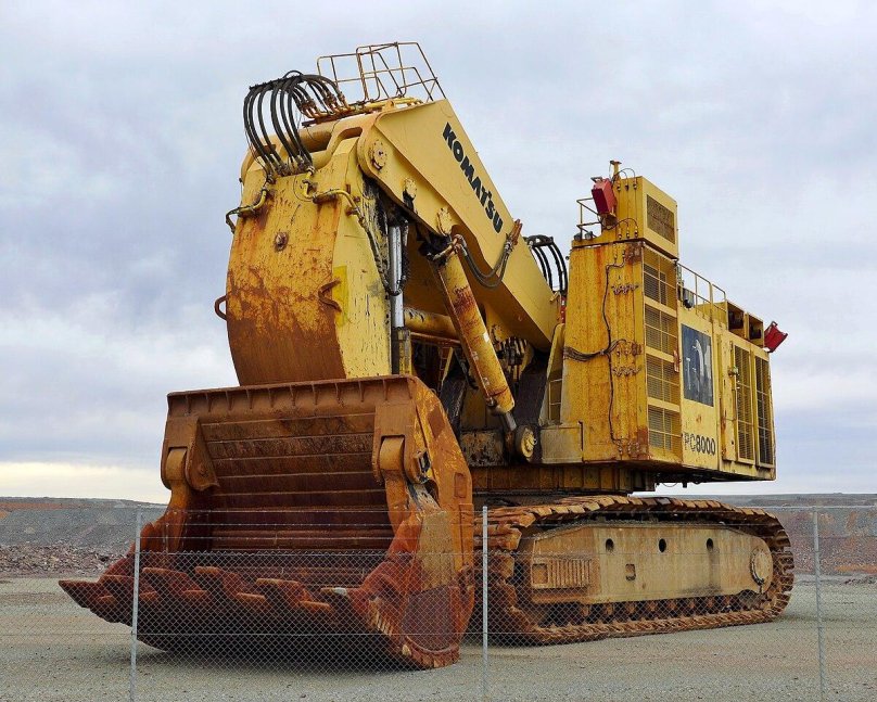Komatsu pc8000