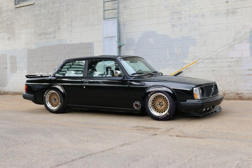 Volvo 242 stance