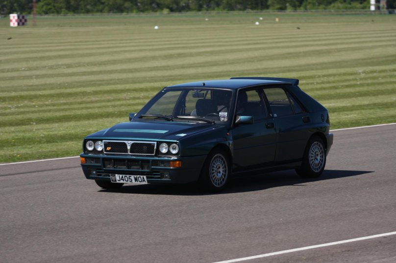 Лянча Дедра интеграле