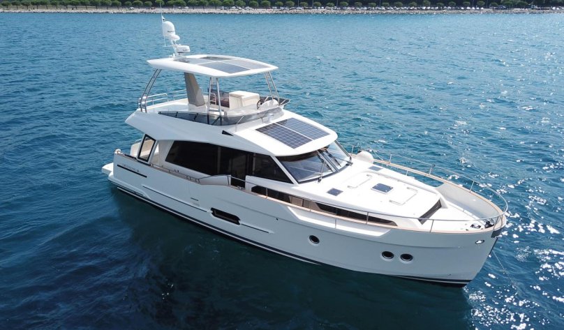 Яхта Greenline 48 Fly