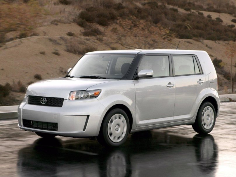 Scion XB 2
