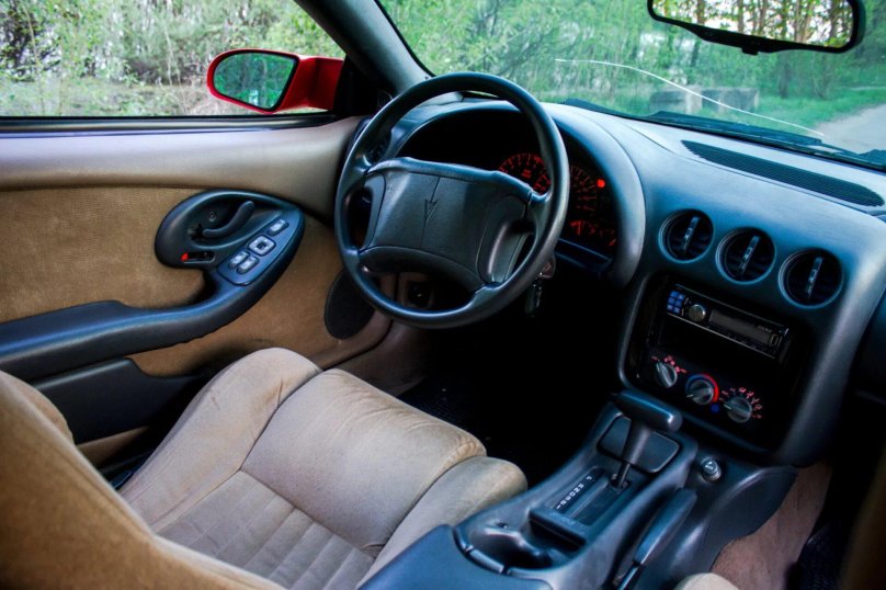 Pontiac Firebird 1995 салон