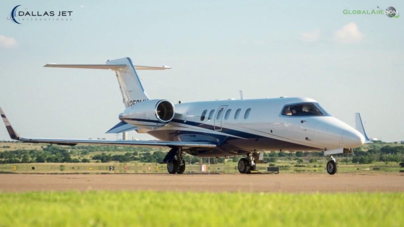 Learjet 40