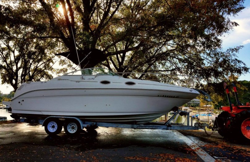 Катер Sea ray 260 Sundancer