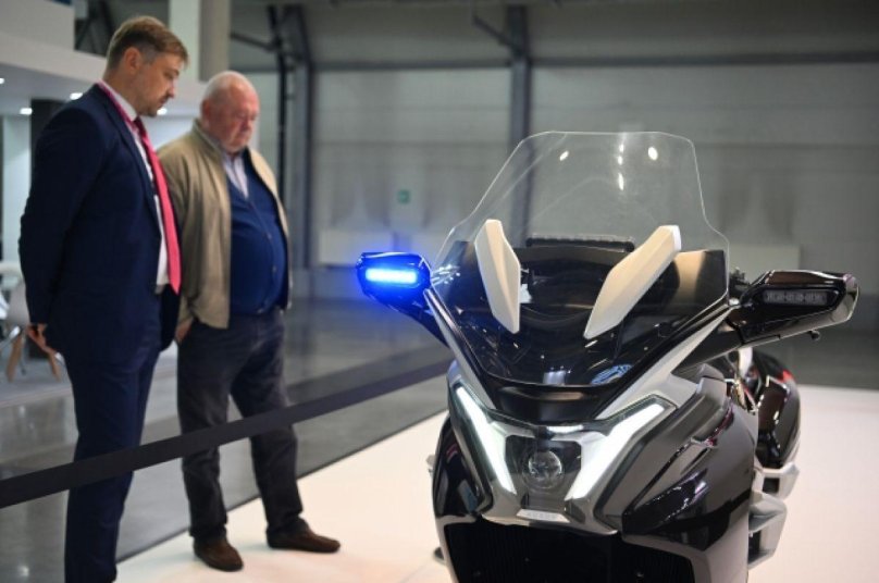 Новый мотоцикл Аурус Мерлон