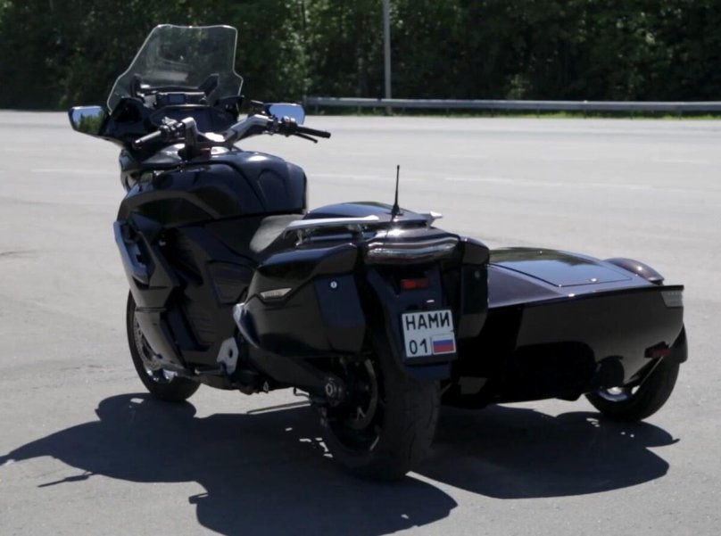 Aurus Merlon с боковым прицепом