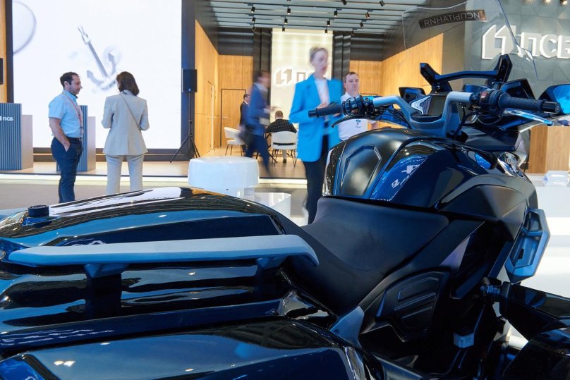 Электромотоциклов Aurus Merlon