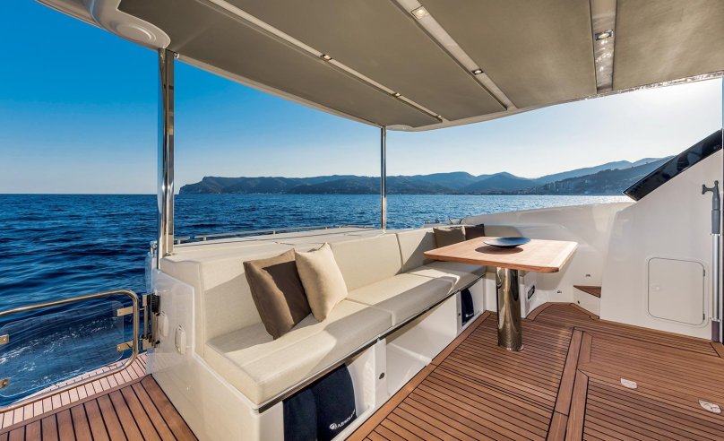 Яхта absolute 45 Fly