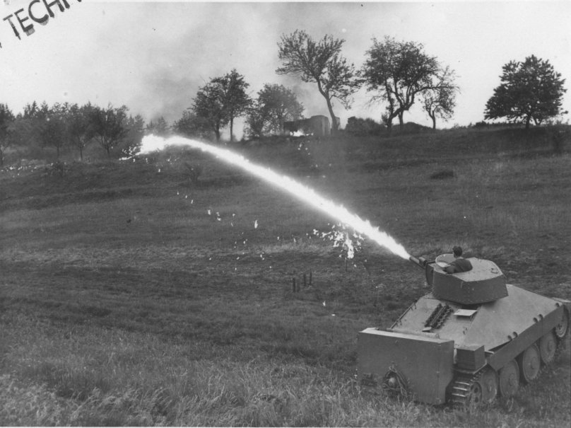 Огнеметный танк 1 мировой