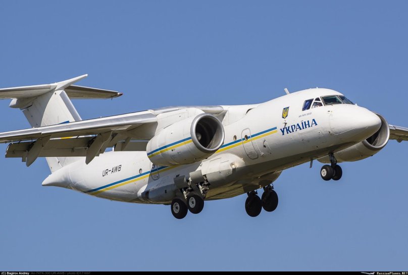 Самолет АН-74тк-200