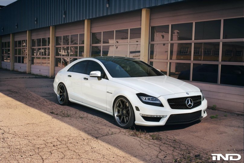 Mercedes CLS 63 AMG White