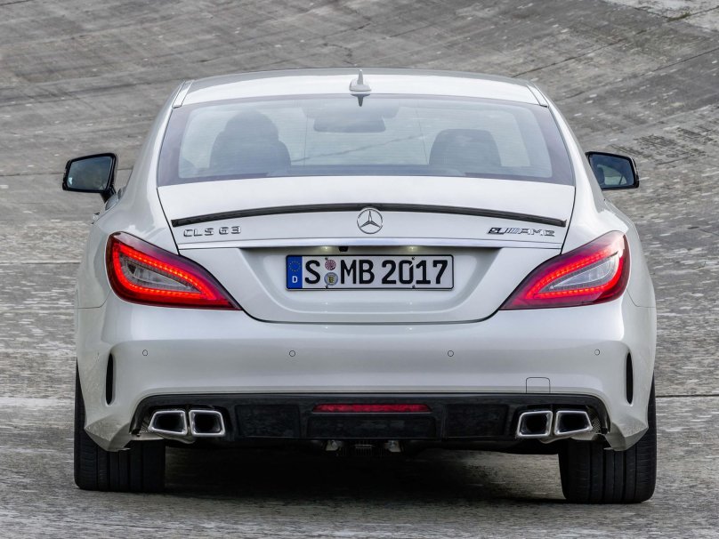 Mercedes Benz CLS 63 AMG сзади