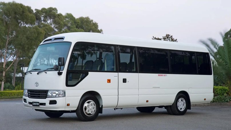 Автобус Toyota Coaster
