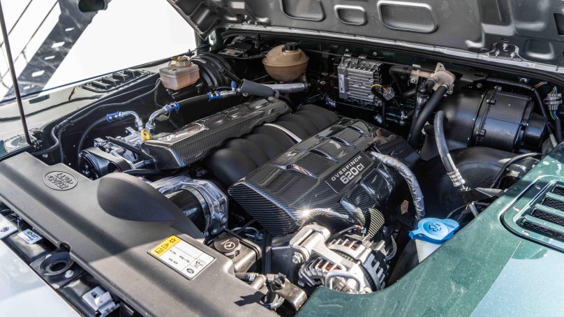 Ленд Ровер Дефендер 2.2 под капотом