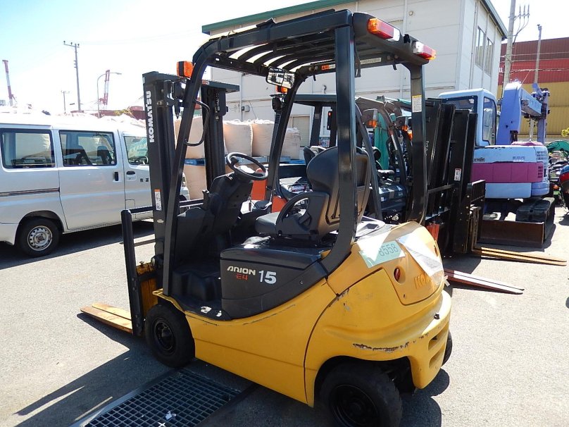 Погрузчик Komatsu fb15-12