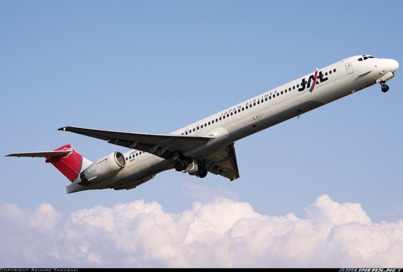 Дуглас МД 90