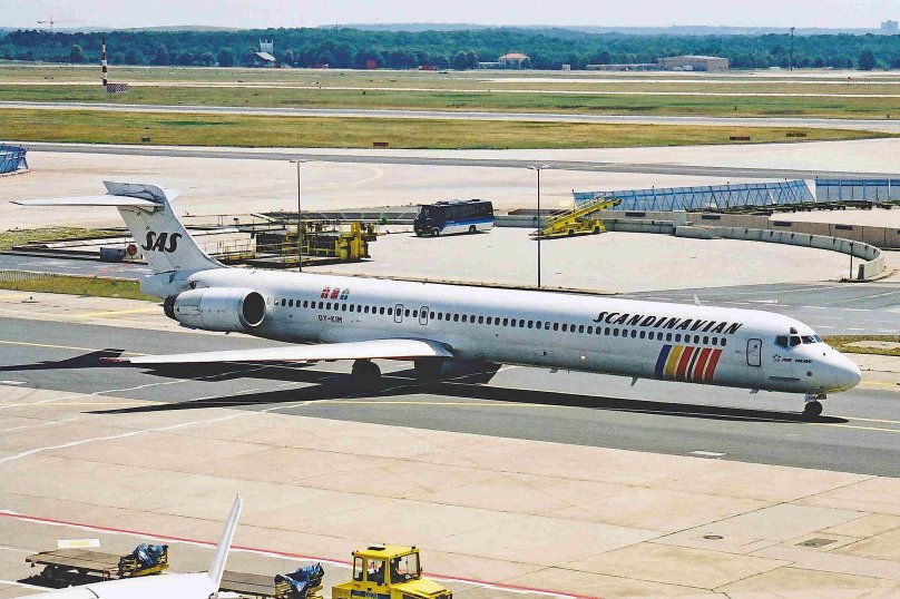 Дуглас МД 90