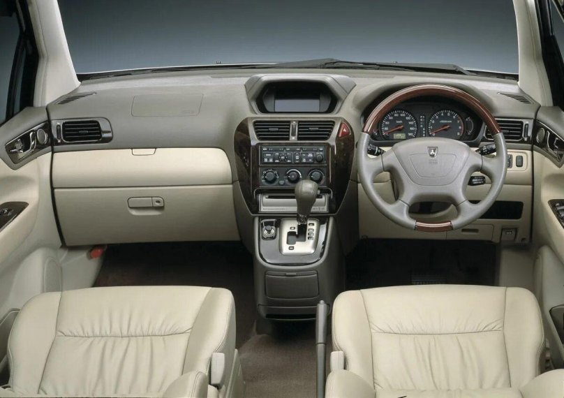 Шариот Грандис 1999